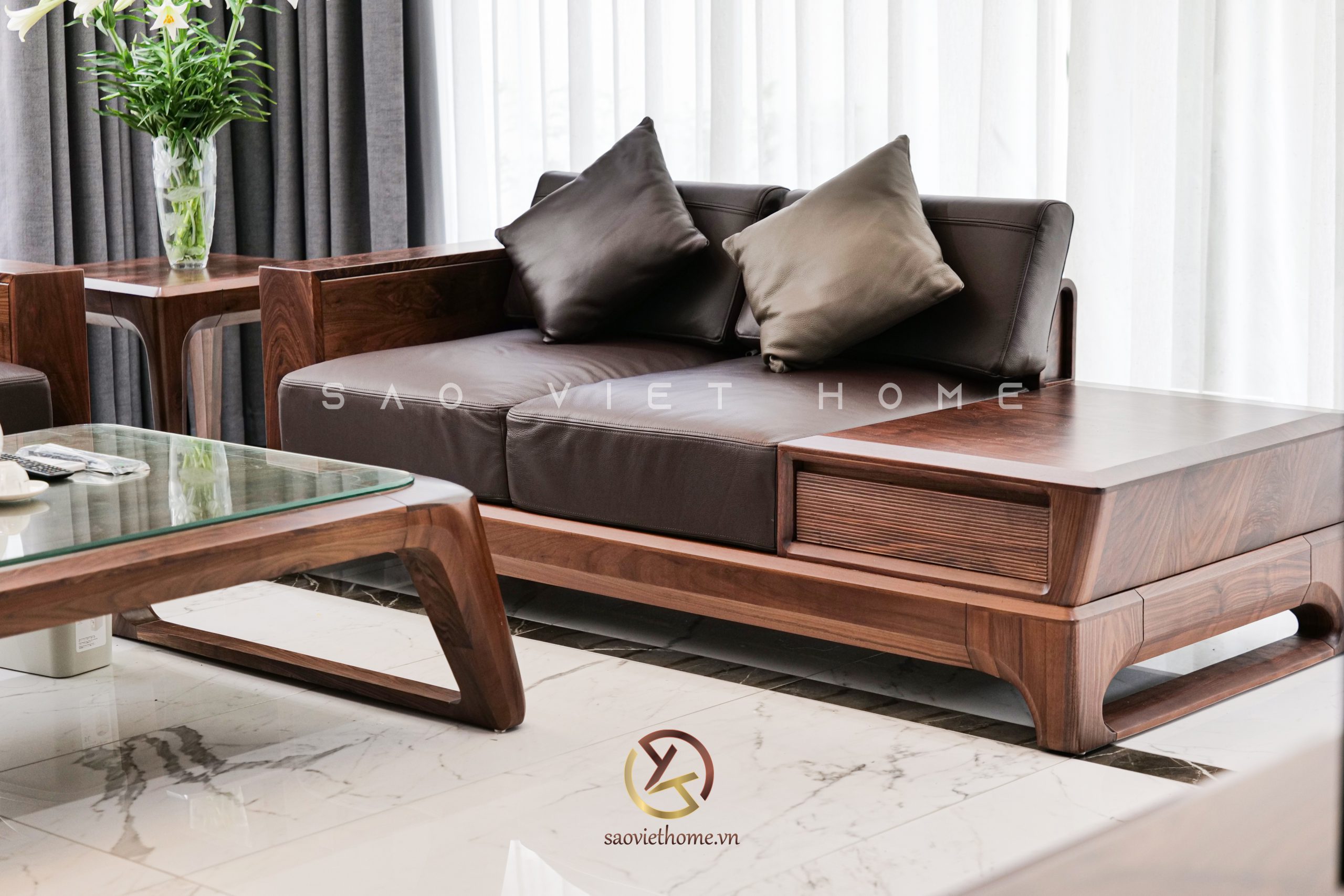 Sofa Bespoke SHV 19 - là một trong những top mẫu sofa gỗ óc chó.