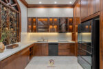 Phòng bếp nội thất gỗ óc chó - Mr TH House - Kiêu Kỵ - Gia Lâm