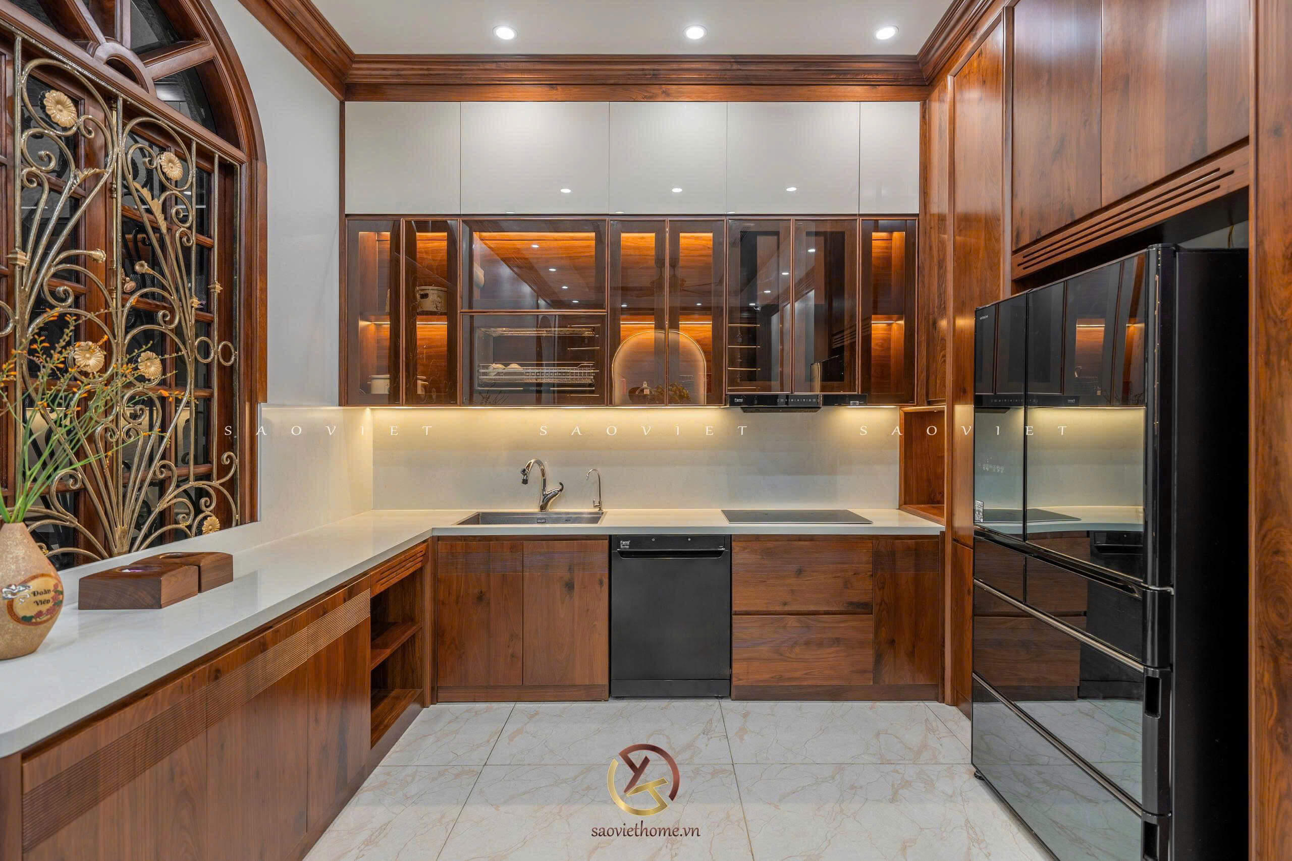Phòng bếp nội thất gỗ óc chó - Mr TH House - Kiêu Kỵ - Gia Lâm