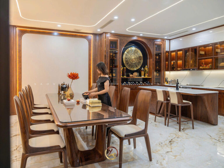 Phòng bếp biệt thự gỗ óc chó