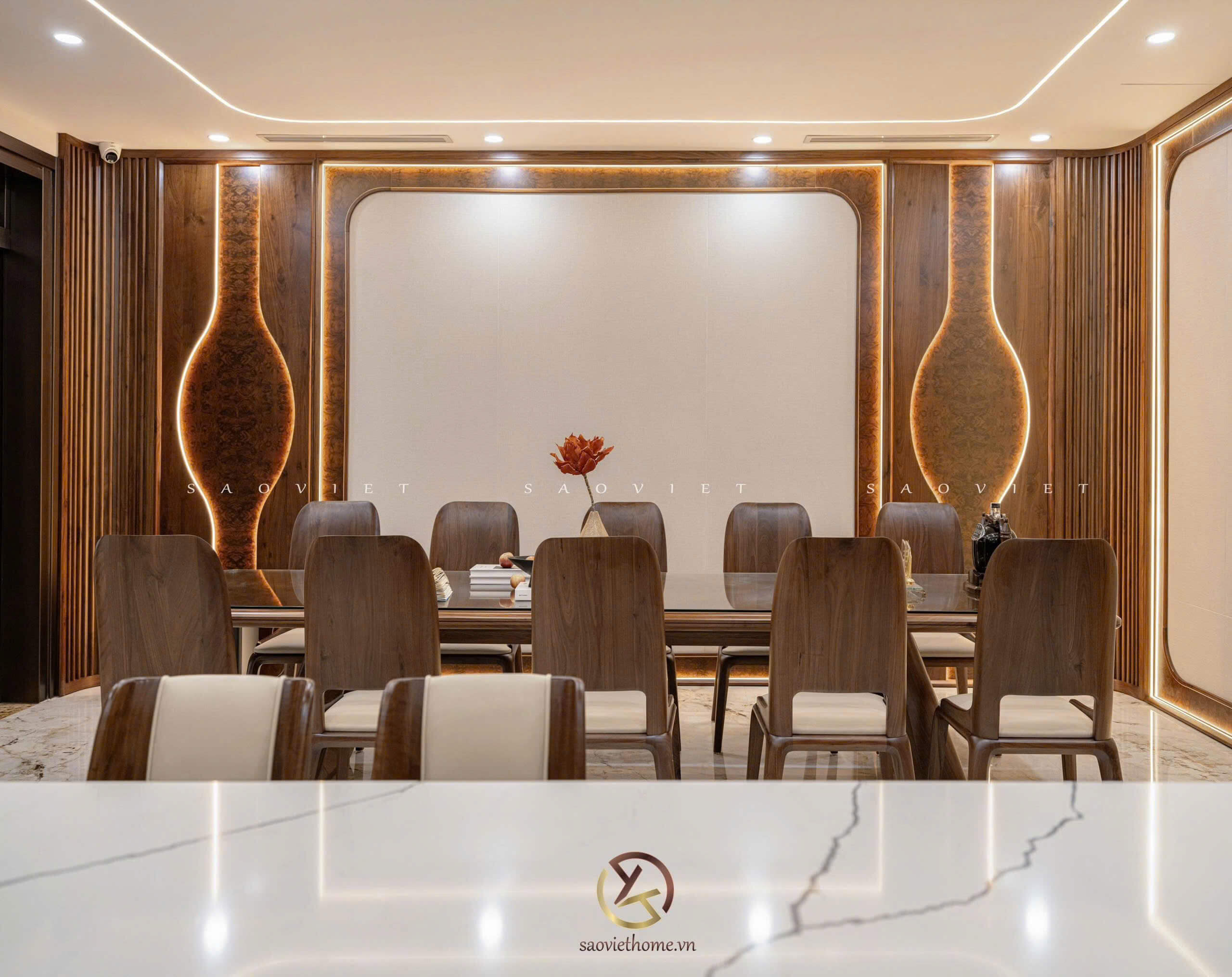 Phòng bếp biệt thự gỗ óc chó