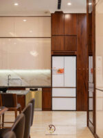 B Manor Ninh Bình - Phòng bếp tầng 1 nội thất gỗ óc chó