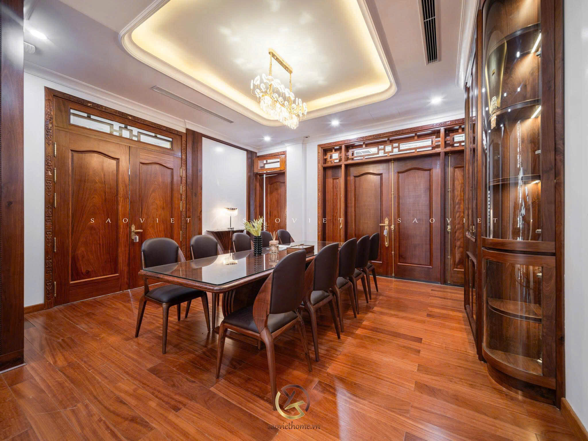 B Manor Ninh Bình - Phòng ăn tầng 2 nội thất gỗ óc chó