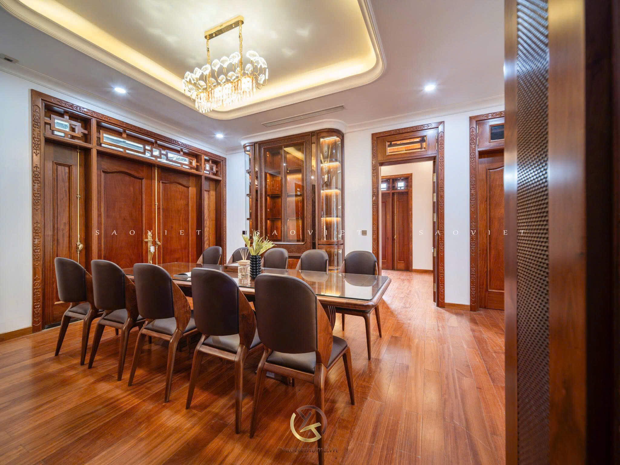 B Manor Ninh Bình - Phòng ăn tầng 2 nội thất gỗ óc chó