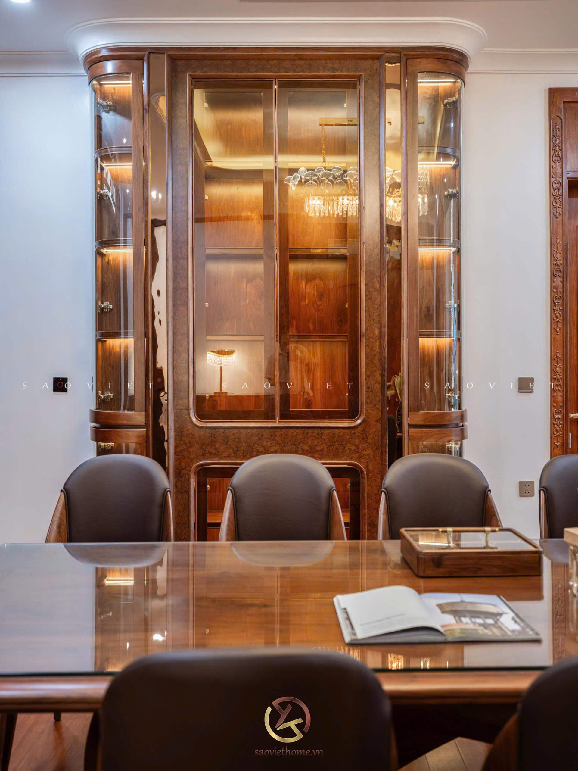 B Manor Ninh Bình - Phòng ăn tầng 2 nội thất gỗ óc chó