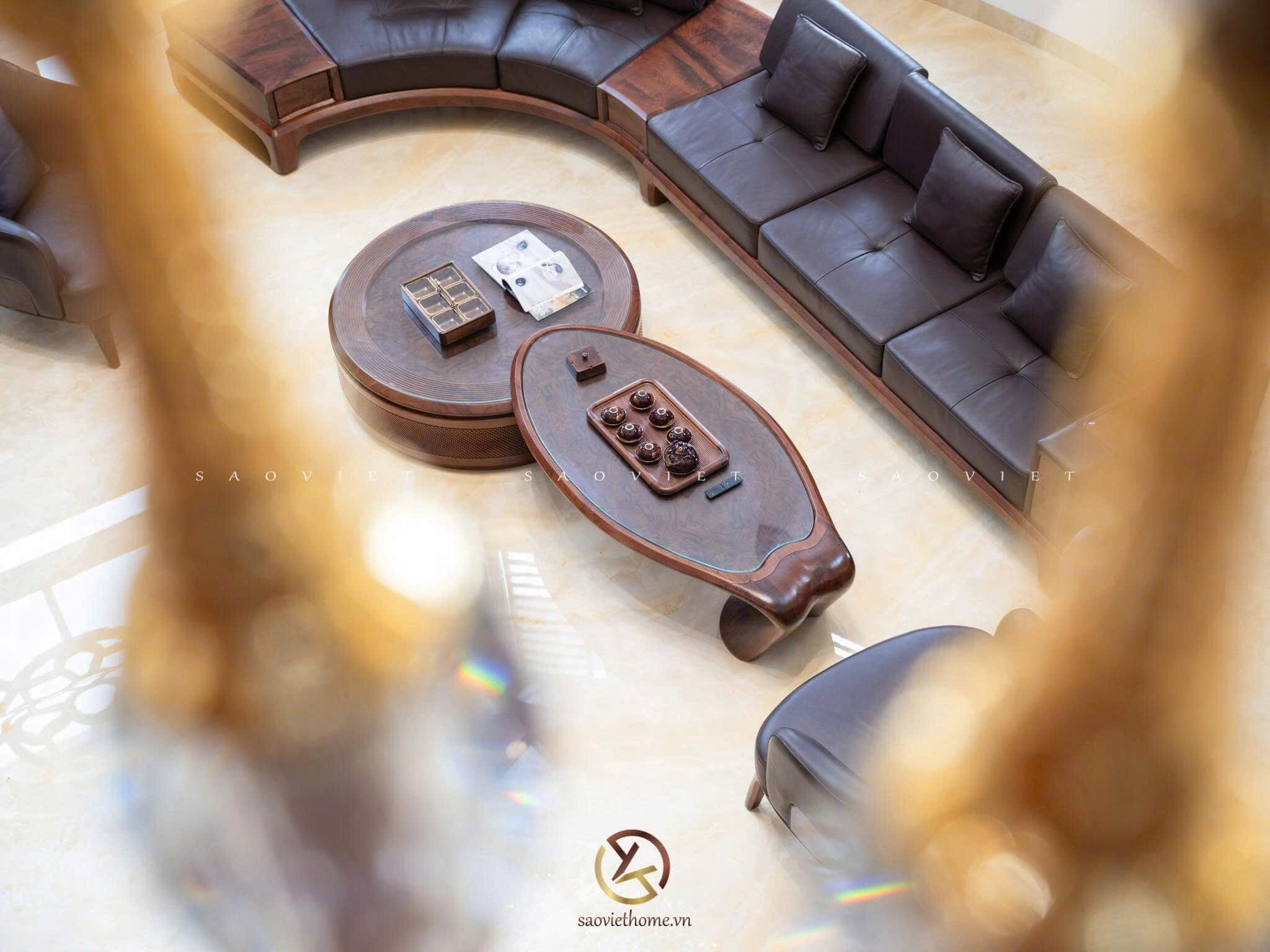 B Manor Ninh Bình - Bộ sofa gỗ óc chó kết hợp da bò Ý