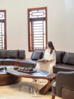 B Manor Ninh Bình - Bộ sofa gỗ óc chó kết hợp da bò Ý