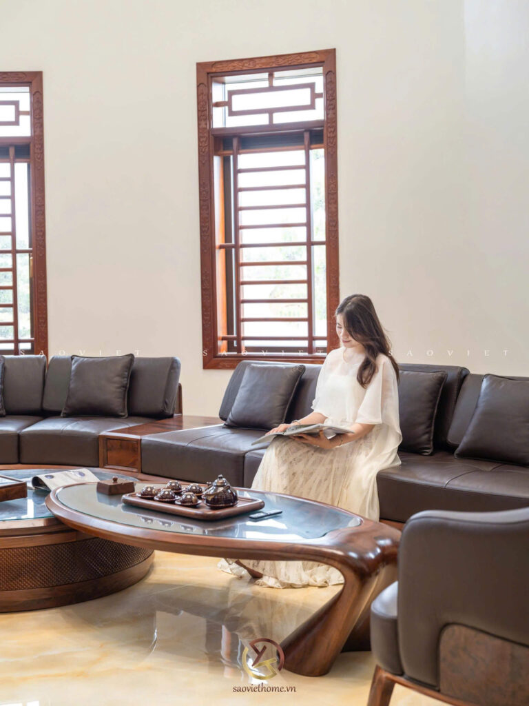 B Manor Ninh Bình - Bộ sofa gỗ óc chó kết hợp da bò Ý