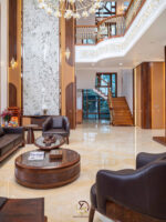 B Manor Ninh Bình - Phòng khách thông tầng gỗ óc chó