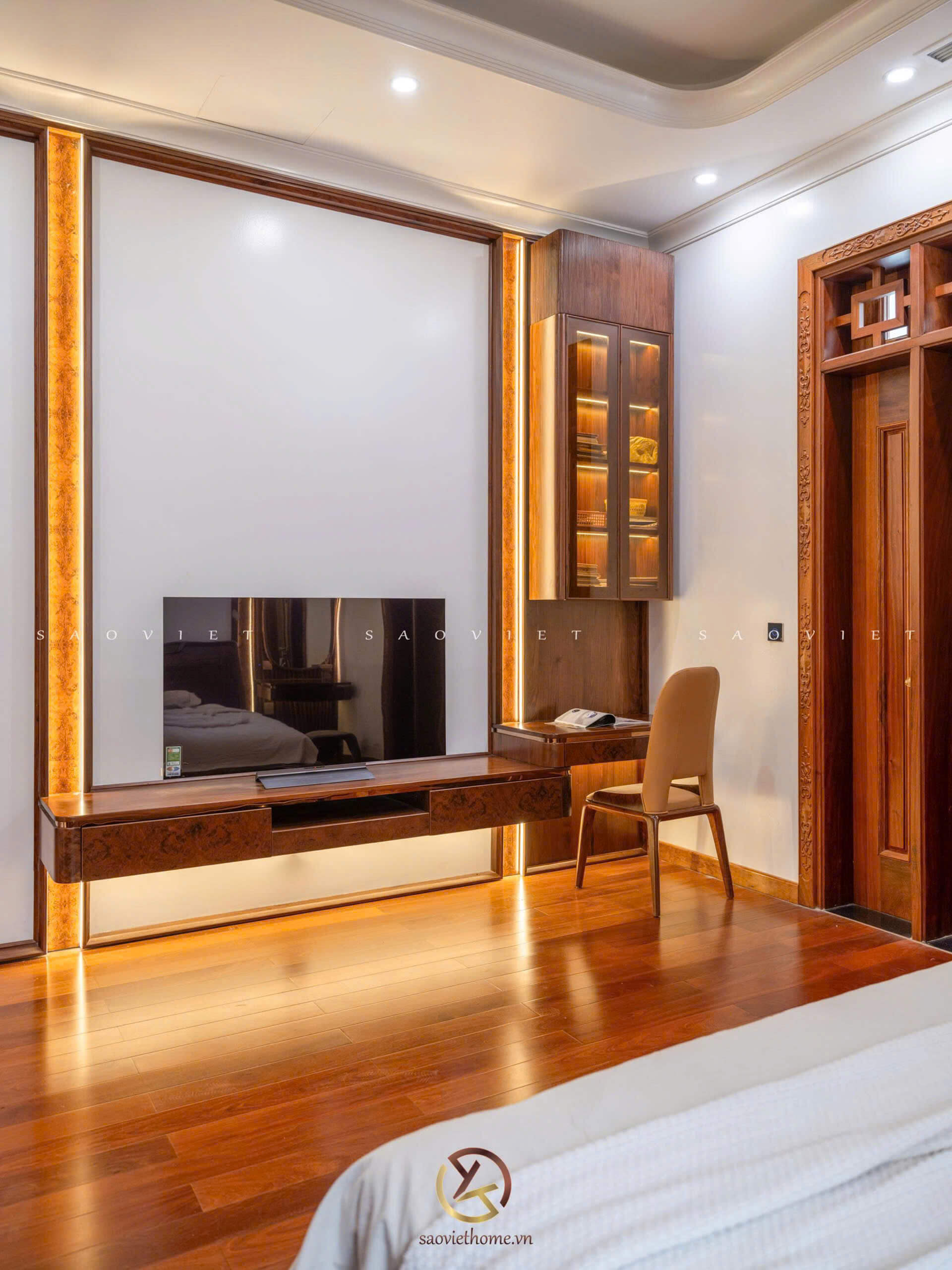 B Manor Ninh Bình - Phòng ngủ con trai nội thất gỗ óc chó