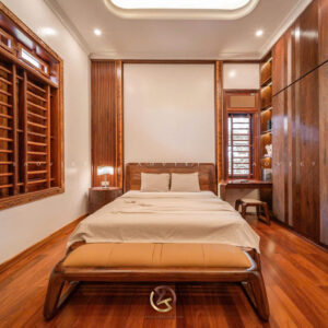 B Manor Ninh Bình - Phòng ngủ master nội thất gỗ óc chó