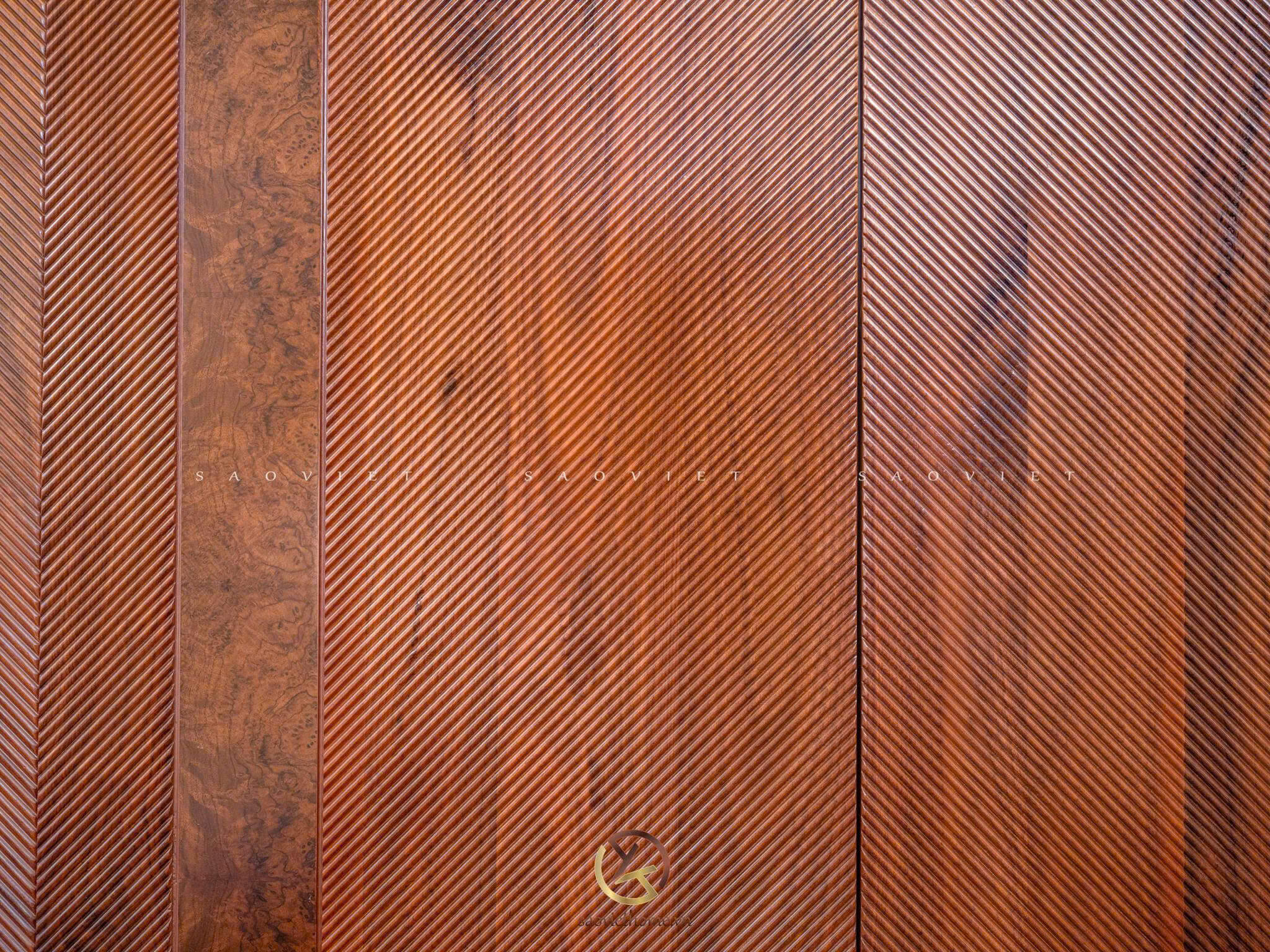 Cận chi tiết tủ quần áo gỗ óc chó