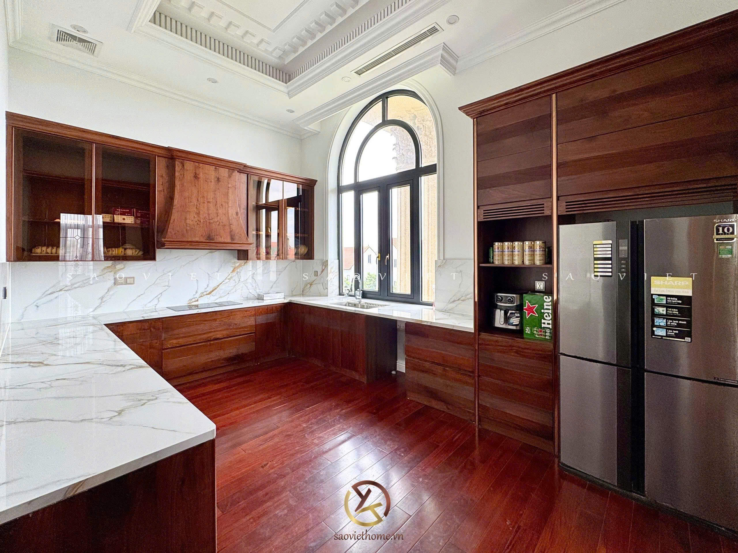 Dương Hòa Villa - Nội thất phòng bếp gỗ óc chó